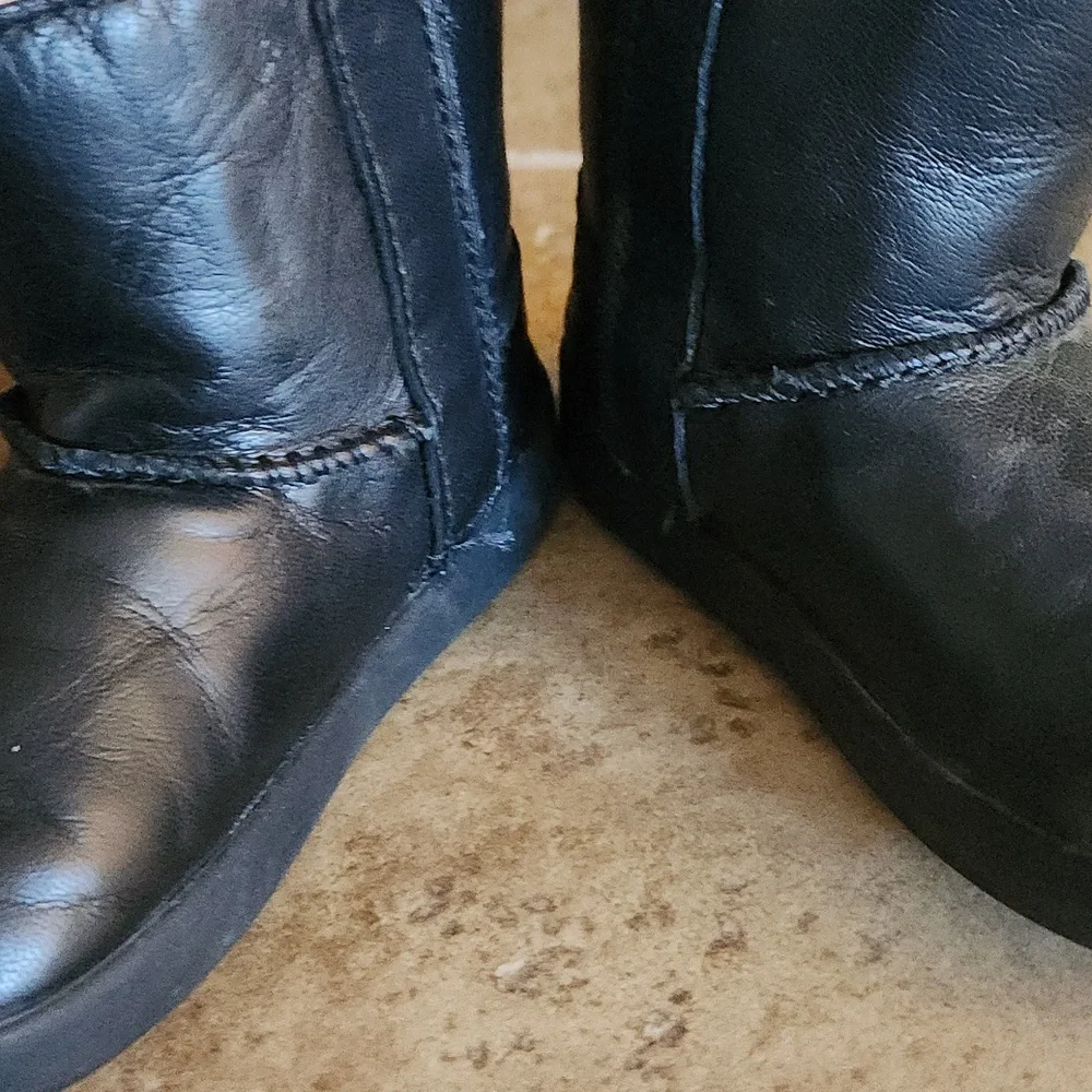 UGG Black Leather Boots with Shearling Toddler Size 4/5 - Picture 8 of 11